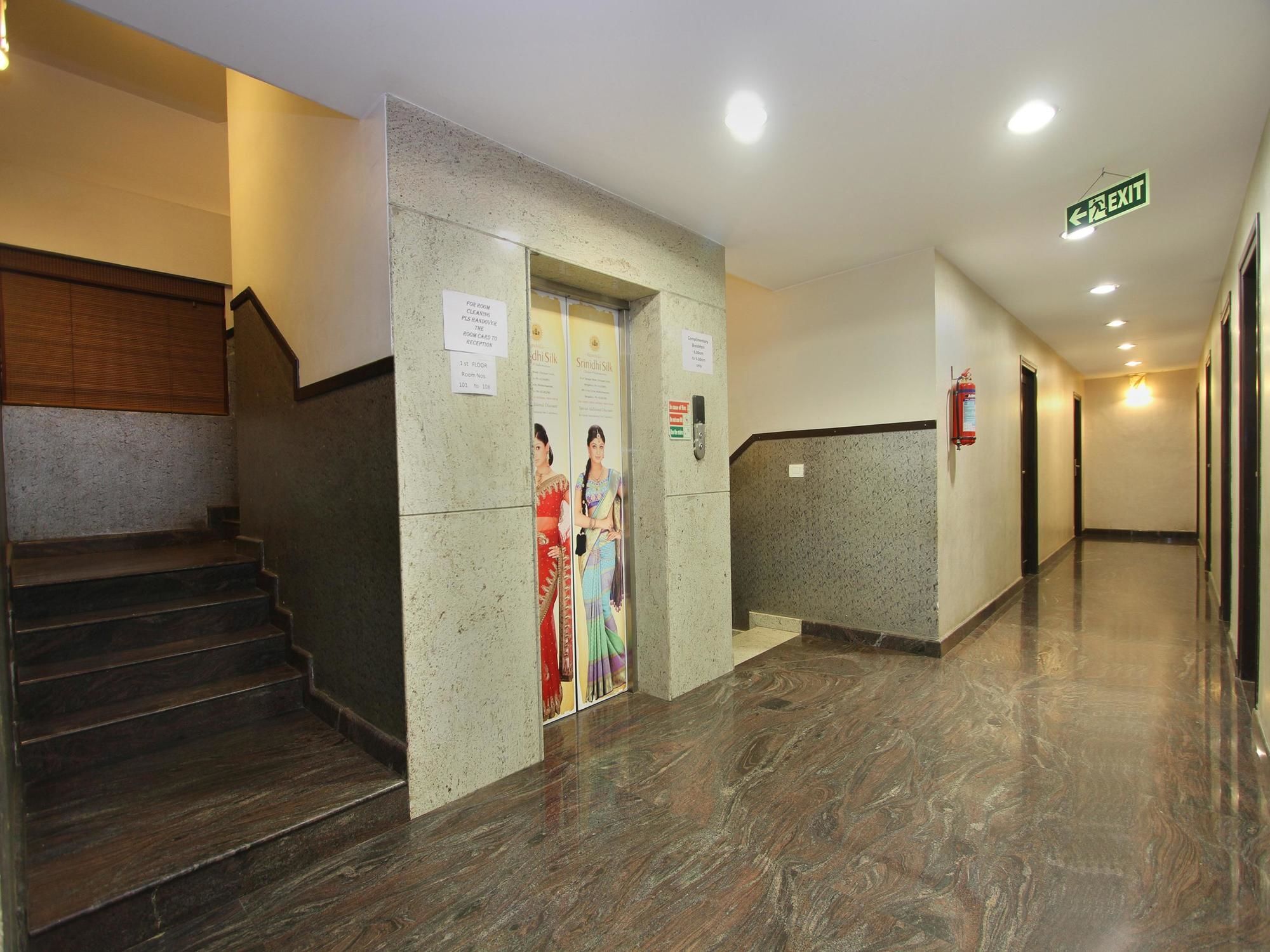 Oyo 435 Hotel Amshi International Bengalúr Exteriér fotografie